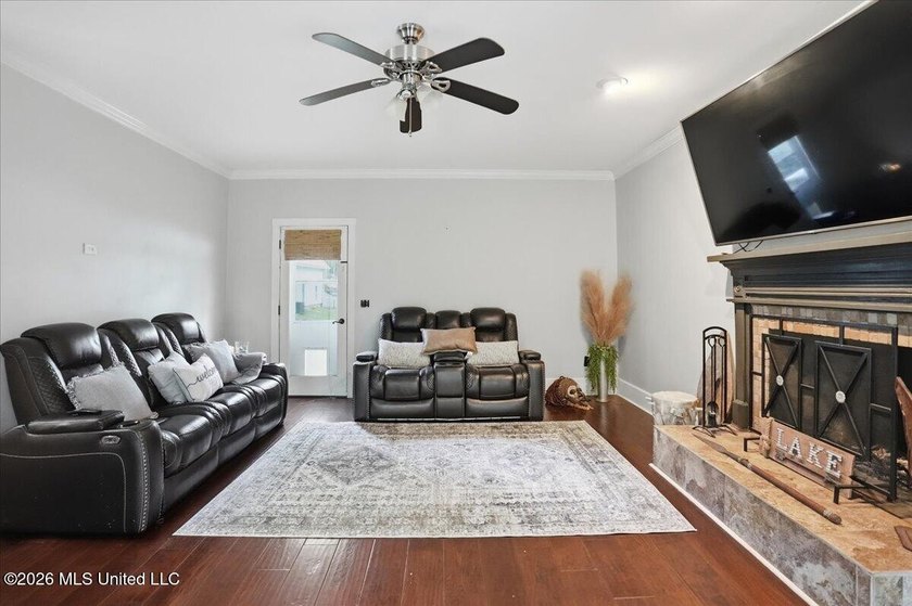 Welcome to 104 Quail Hollow Place--an incredible opportunity to - photo 17