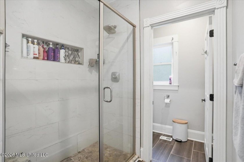 Welcome to 104 Quail Hollow Place--an incredible opportunity to - photo 30