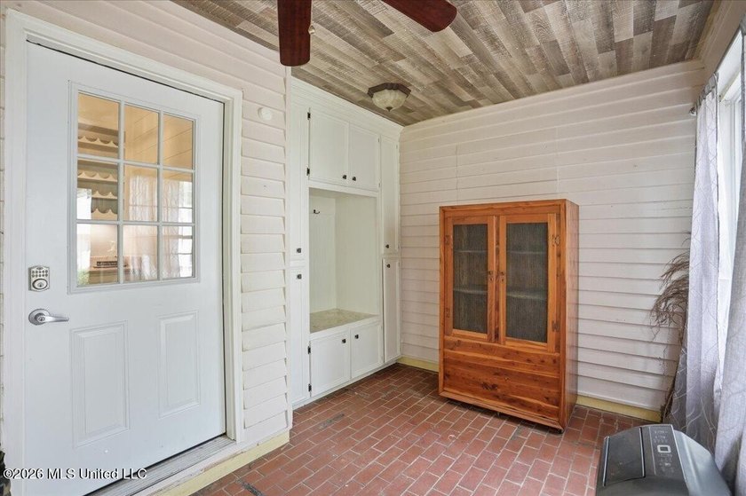 Welcome to 104 Quail Hollow Place--an incredible opportunity to - photo 38