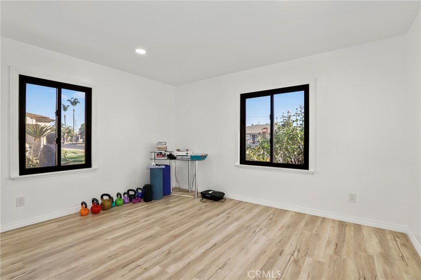 Welcome to your dream home in the heart of Long Beach at 2673 - photo 14