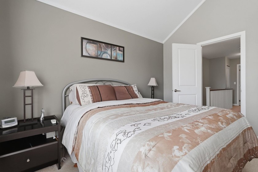 Beautifully updated and maintained Craftsman house in the heart - photo 9