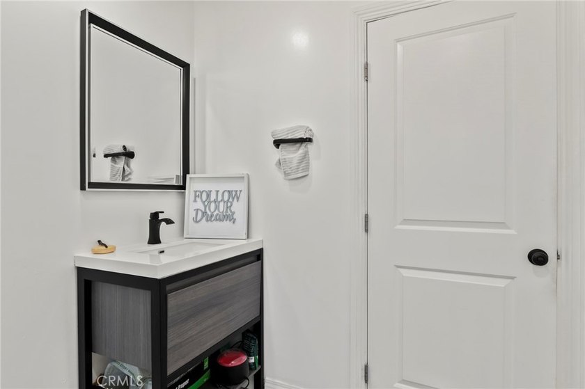 Welcome to your dream home in the heart of Long Beach at 2673 - photo 21