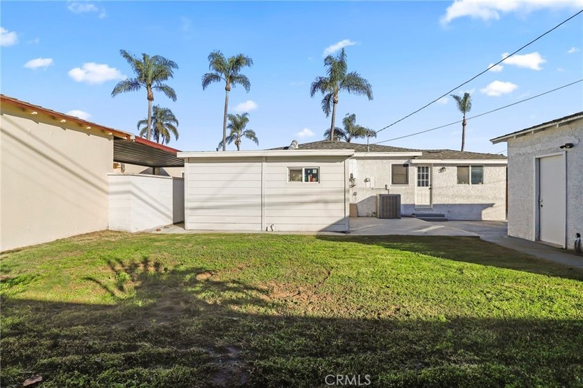 Welcome to your dream home in the heart of Long Beach at 2673 - photo 33