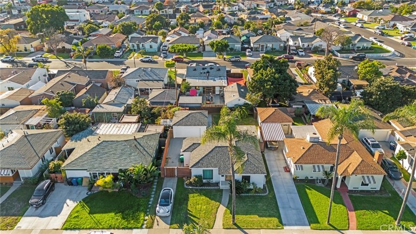 Welcome to your dream home in the heart of Long Beach at 2673 - photo 38