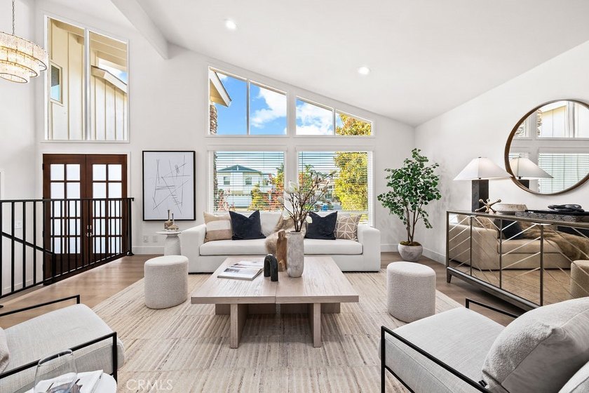 Glamorously designed S&amp;S home in Goldenwest Estates. This - photo 6