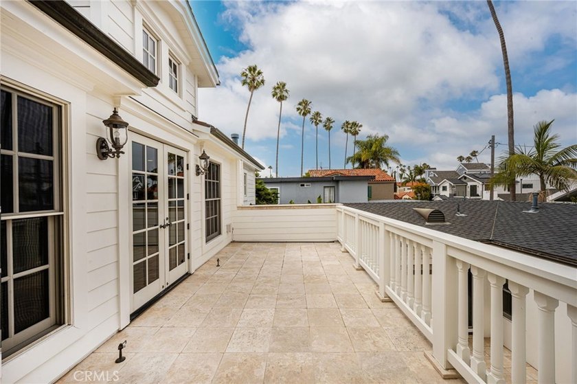 Discover an extraordinary custom-built Naples Island estate - photo 5