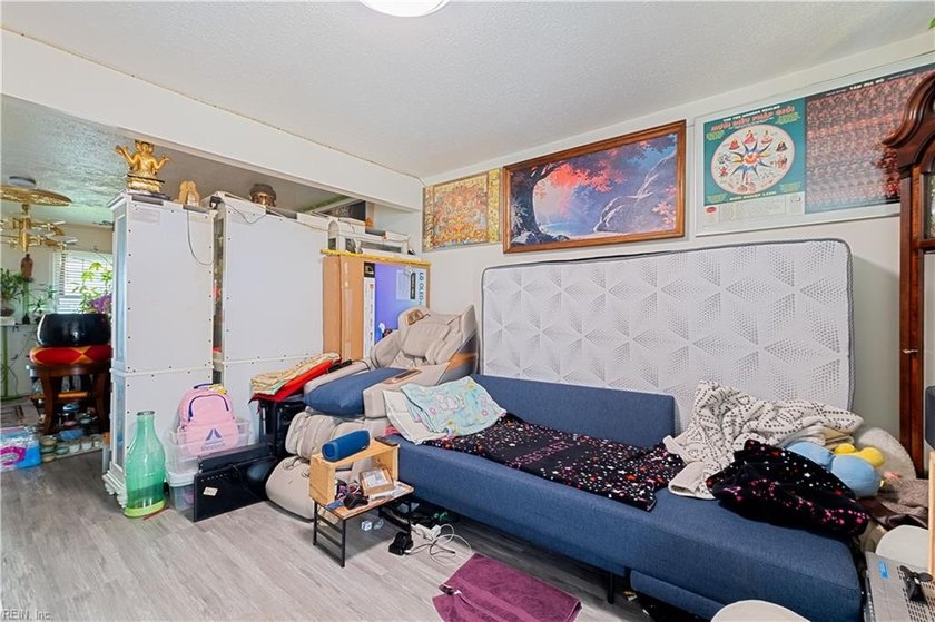 Well maintained, tenant occupied 1,275 sf, 3-bedroom, 2.5 bath - photo 10