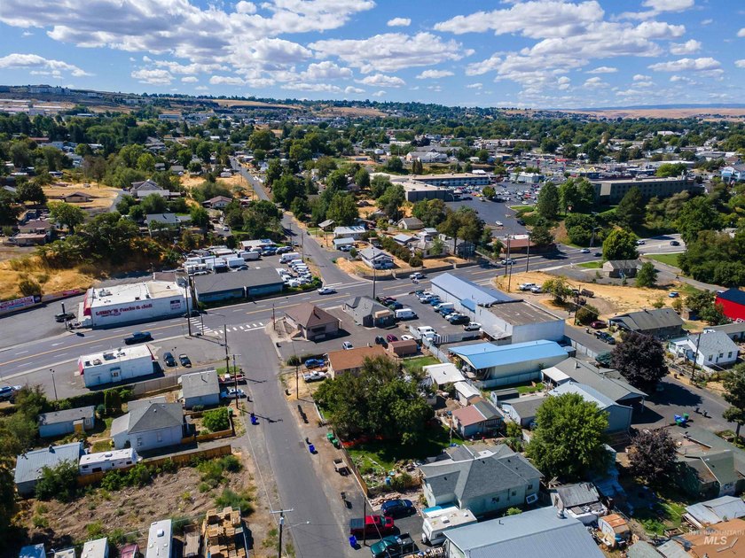 High-Exposure Commercial Property with Multiple Income Streams! - photo 44
