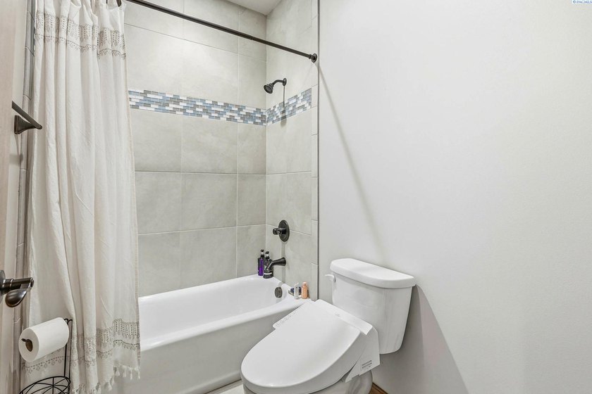 Perched on the hillside in Sundance Ridge, 477 Heritage Hills - photo 23