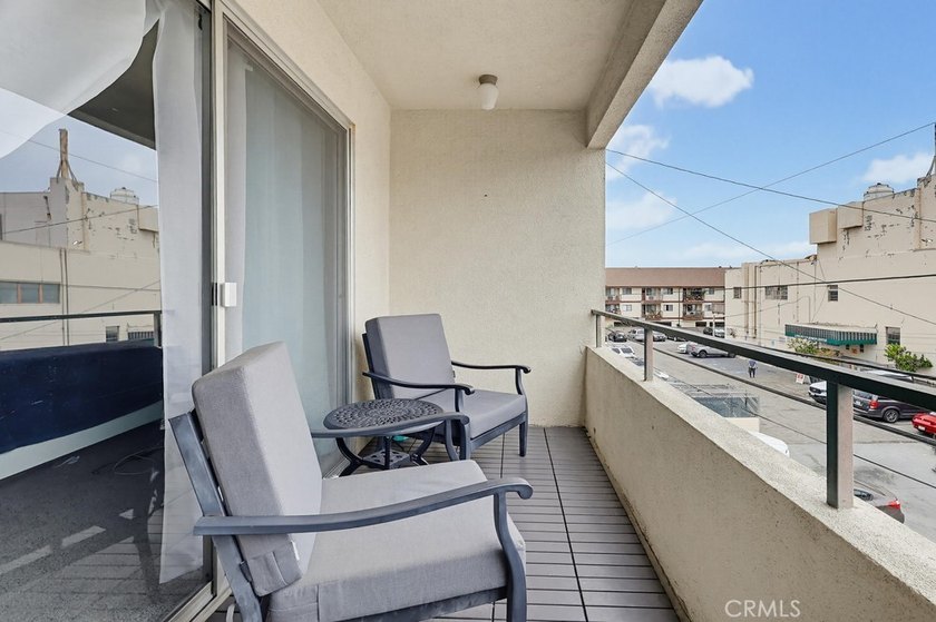 Welcome to coastal living at its finest! This spacious 2 bedroom - photo 5