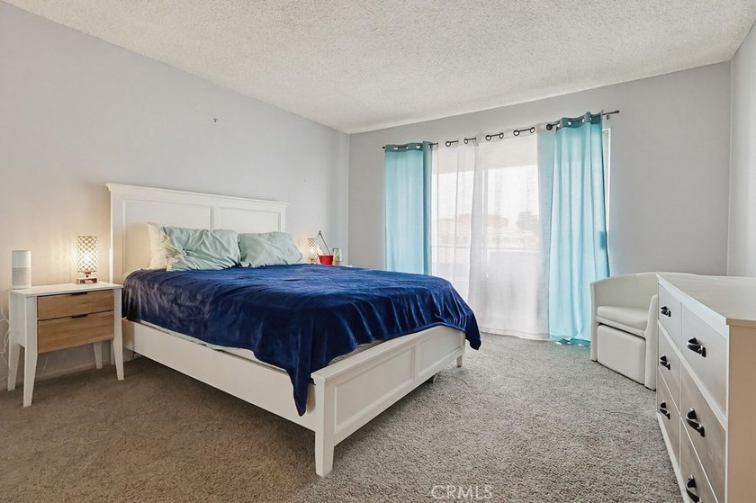 Welcome to coastal living at its finest! This spacious 2 bedroom - photo 7