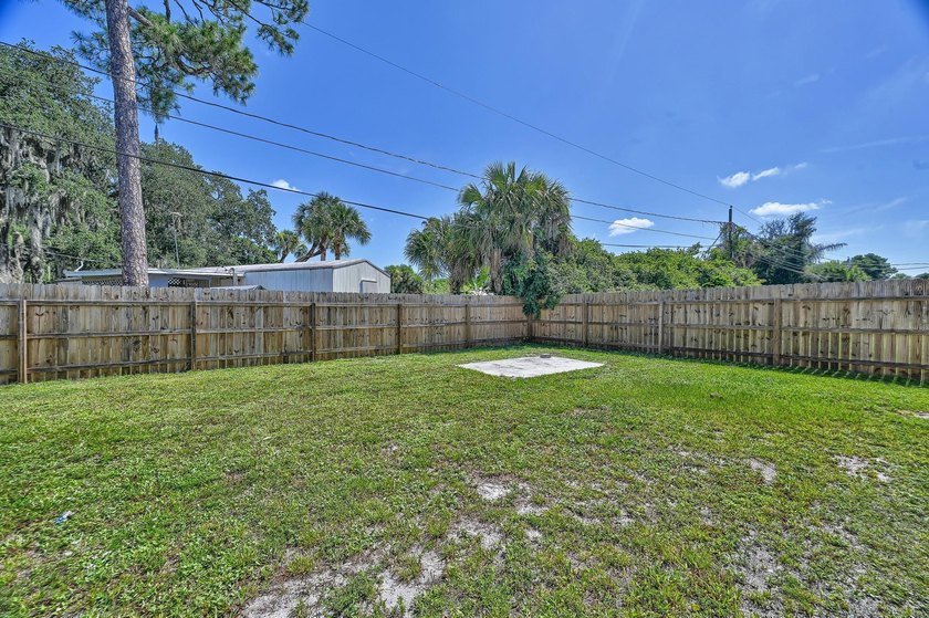 Great opportunity in the community of Green Acres, minutes from - photo 10