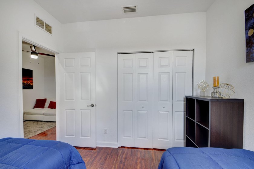 FURNISHED upscale lovely townhome located in a boutique gated - photo 27