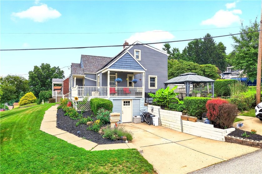 Spacious 3 Bedroom on Fabulous Corner Lot offering exceptional - photo 50