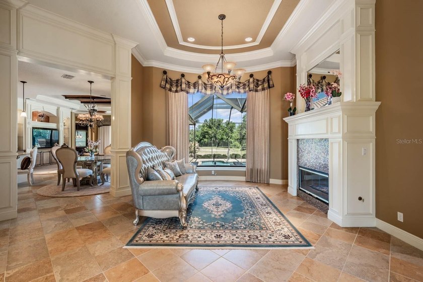 EXQUISITE and professionally decorated, this exceptional Arthur - photo 12