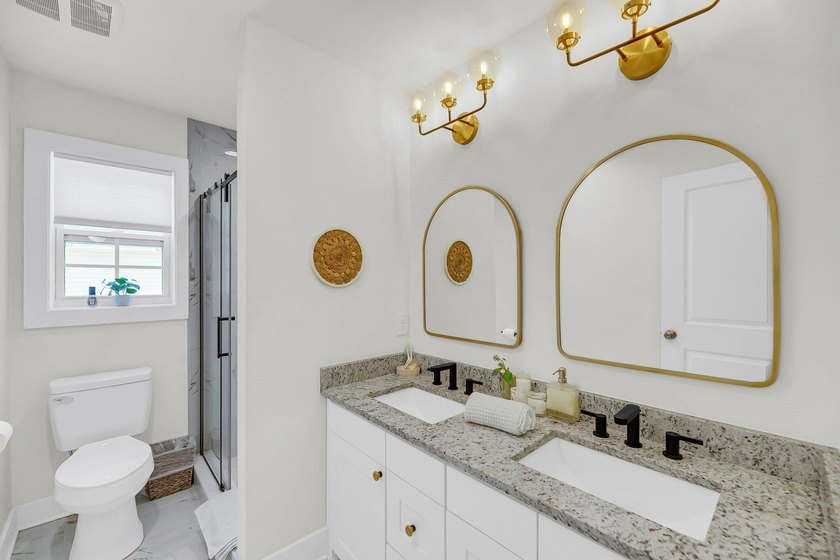 Welcome to this beautifully maintained, fully furnished - photo 22
