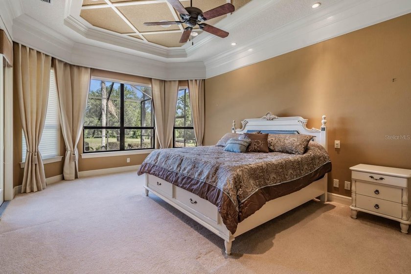 EXQUISITE and professionally decorated, this exceptional Arthur - photo 28