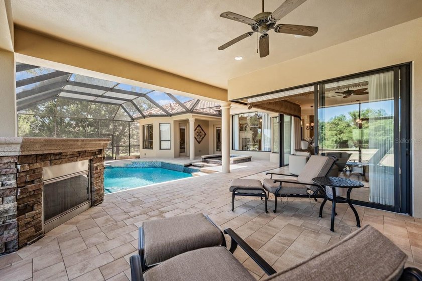 EXQUISITE and professionally decorated, this exceptional Arthur - photo 38
