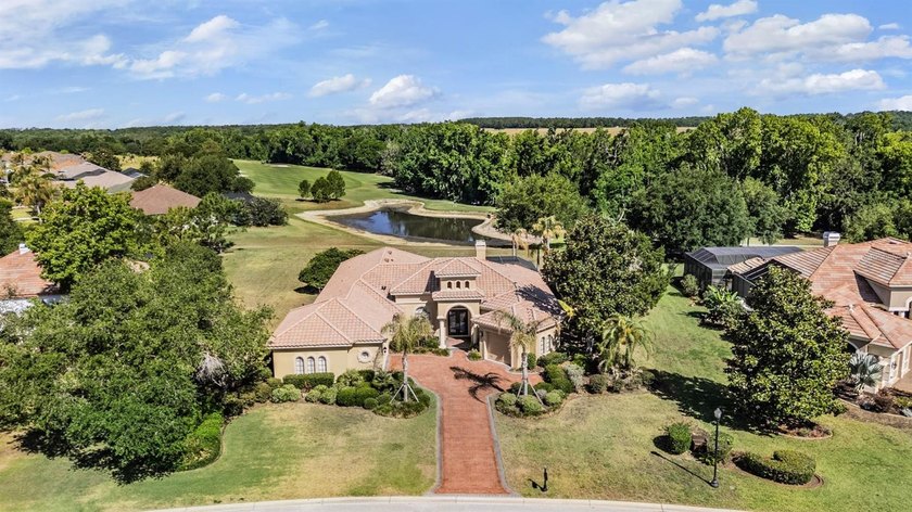 EXQUISITE and professionally decorated, this exceptional Arthur - photo 46