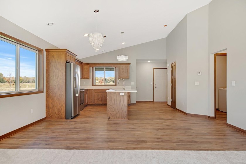 301 Gateway Parkway - photo 13