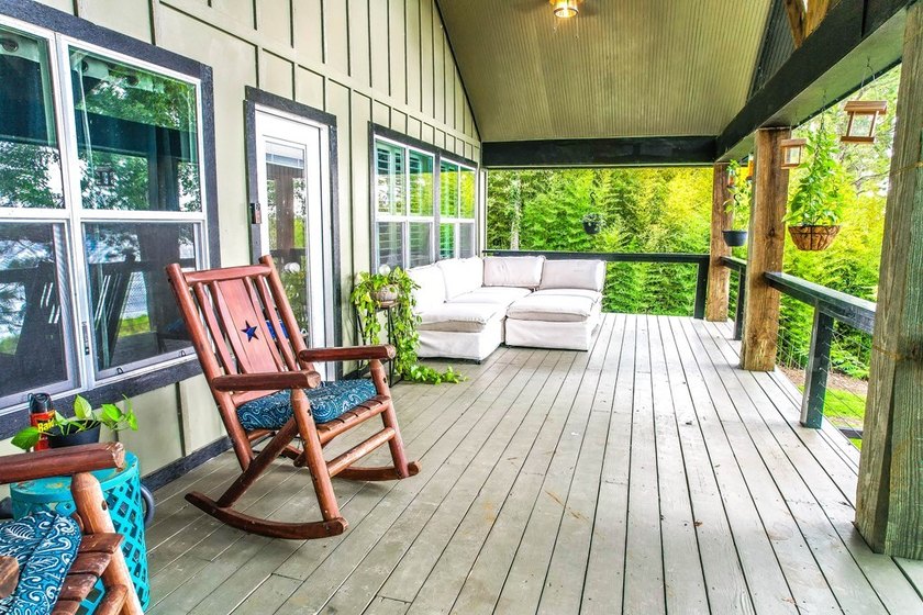 Wake up to breathtaking waterfront views and experience the best - photo 15