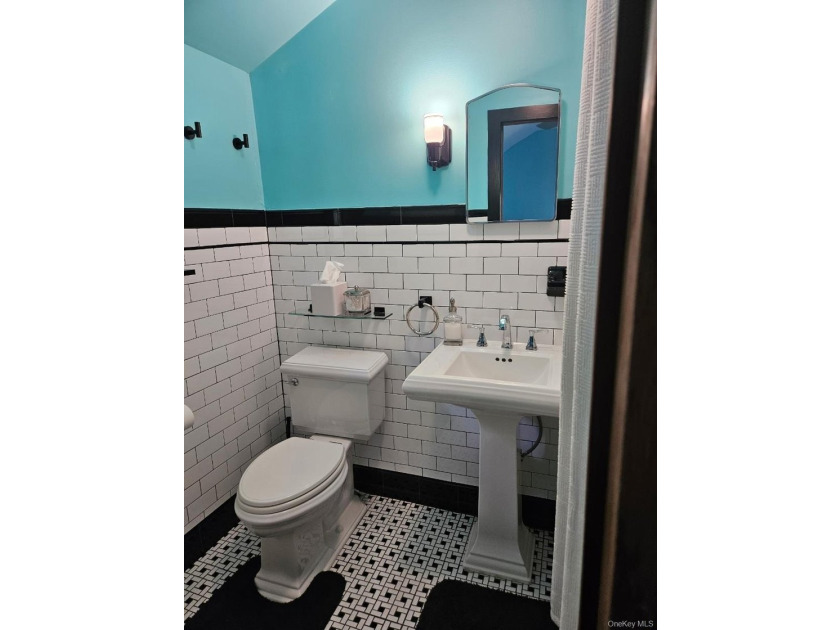 Charming Smallwood cabin offering lake rights and rare extra - photo 16