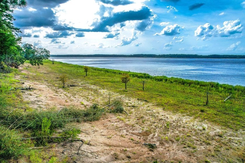 Wake up to breathtaking waterfront views and experience the best - photo 20