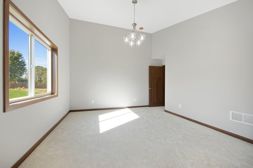 301 Gateway Parkway - photo 20