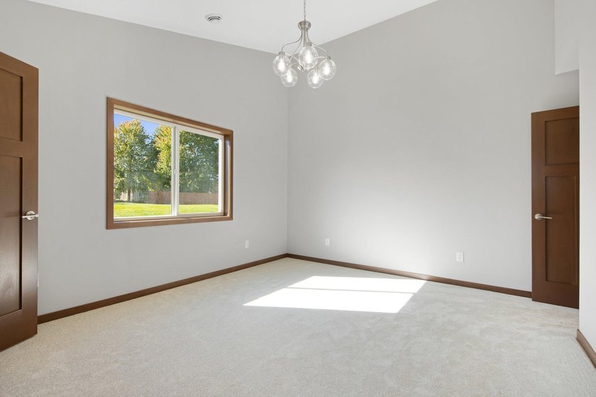 301 Gateway Parkway - photo 21