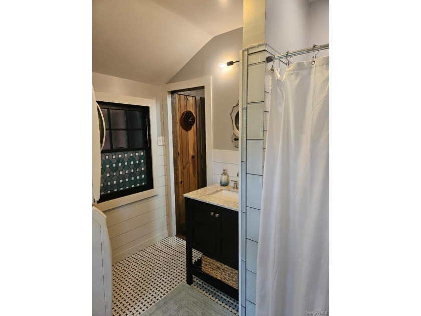 Charming Smallwood cabin offering lake rights and rare extra - photo 22