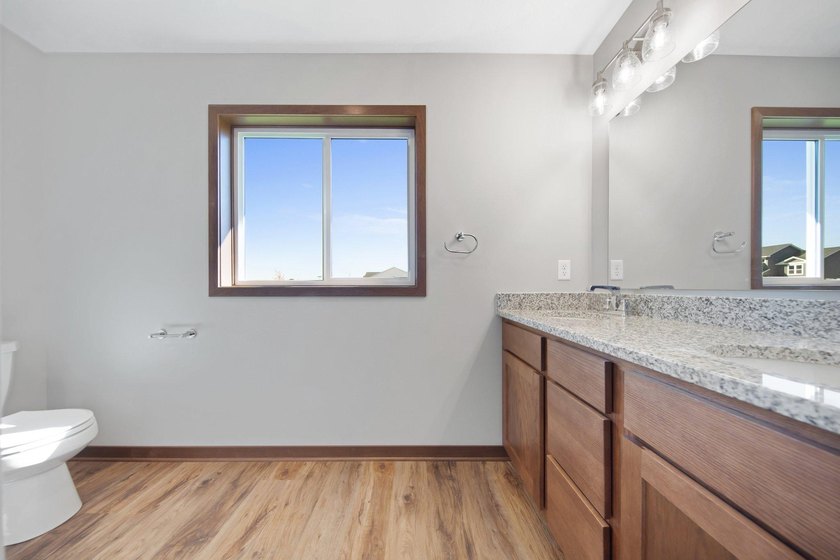 301 Gateway Parkway - photo 24