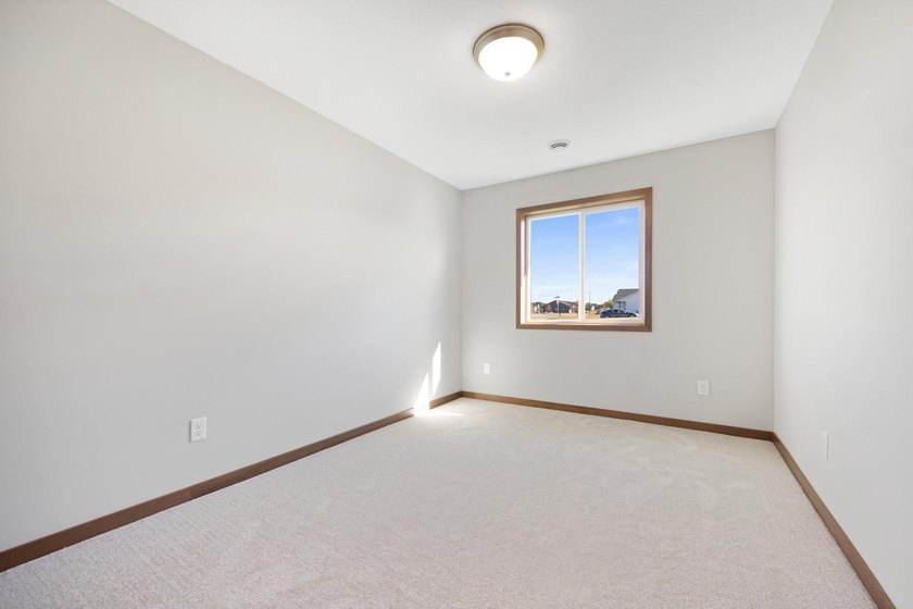 301 Gateway Parkway - photo 26