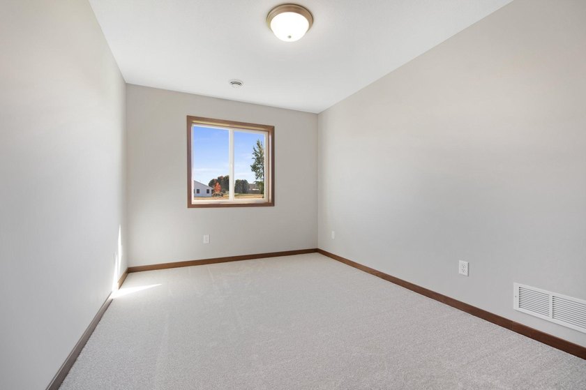 301 Gateway Parkway - photo 28