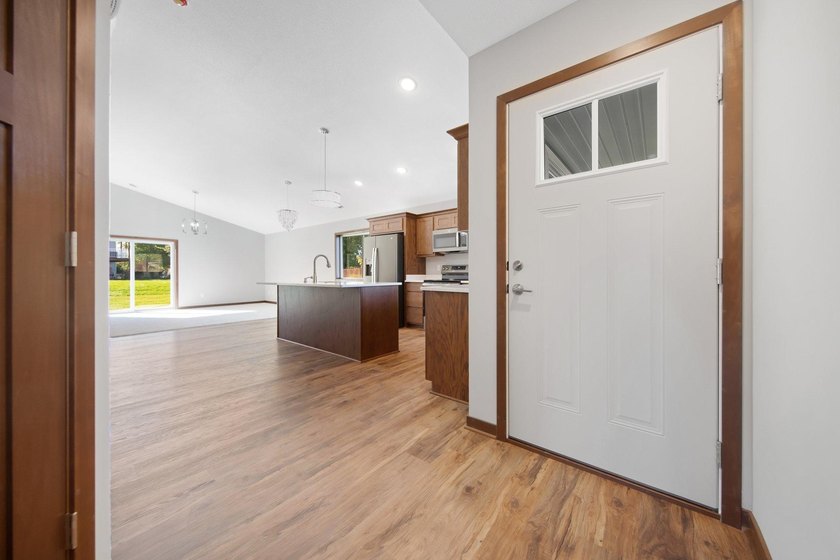 301 Gateway Parkway - photo 30