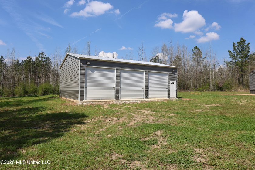 Discover an exceptional hunting and recreational property in the - photo 11