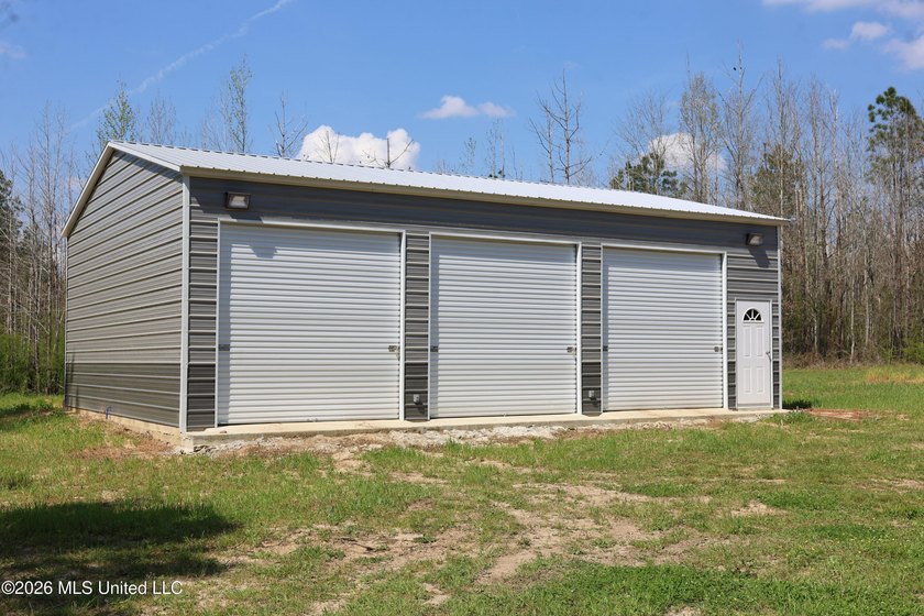 Discover an exceptional hunting and recreational property in the - photo 13