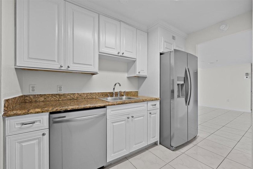 2 bedroom 2 bath condo with views of the Atlantic Ocean - photo 15