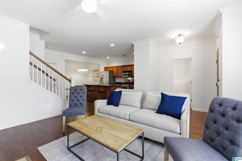 Phenomenal townhome in Inverness Cove that is move-in ready! - photo 4