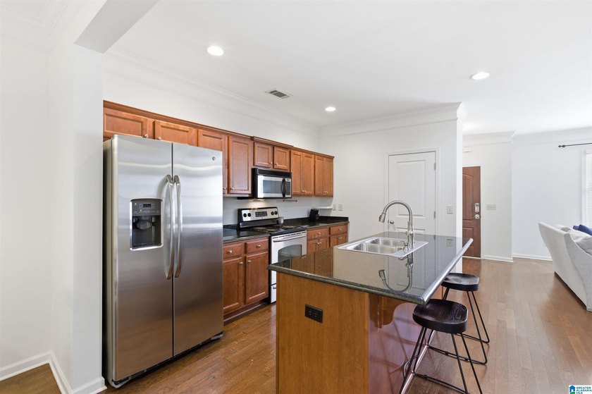 Phenomenal townhome in Inverness Cove that is move-in ready! - photo 7