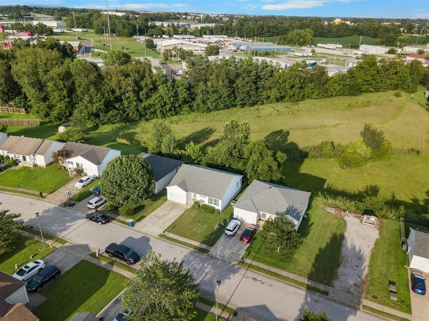 Welcome to 348 Pirates Cove Ln - a recently updated, move-in - photo 35