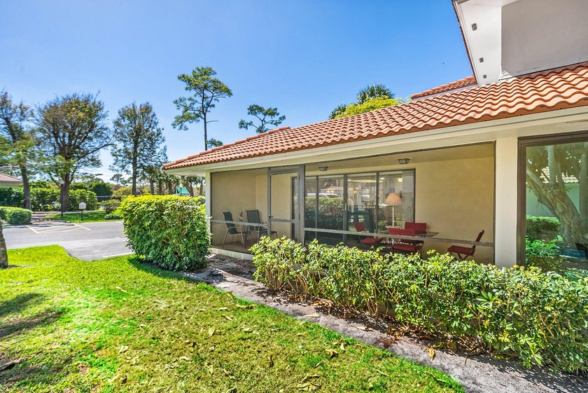 Opportunity awaits in this 1-bedroom, 1.5-bath townhome in the - photo 19