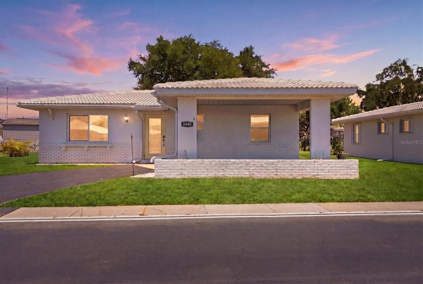 One or more photo(s) has been virtually staged. Move-in ready - photo 3