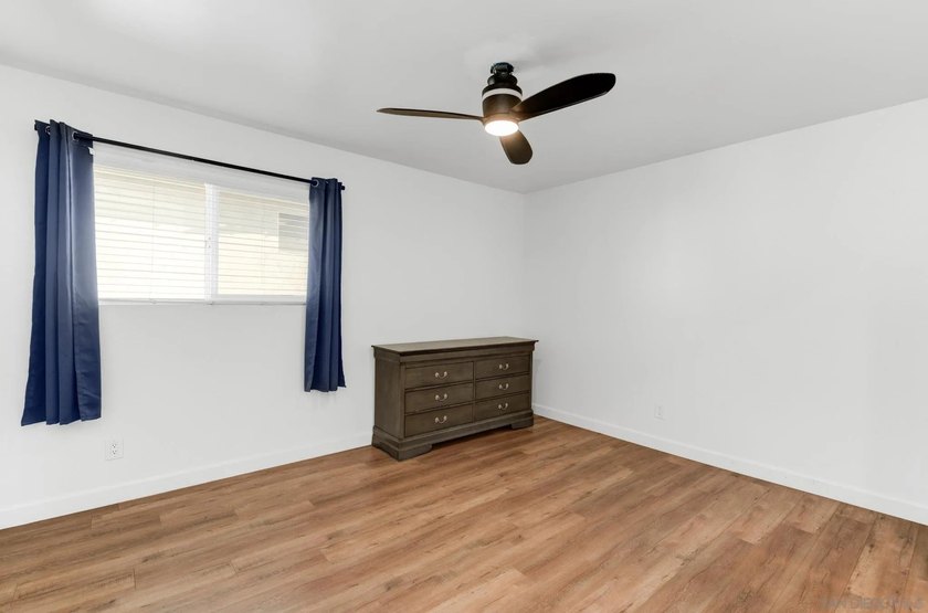 CLEANEST TOWNHOME ON THE MARKET!! - NO NEIGHBORS ABOVE OR BELOW - photo 11