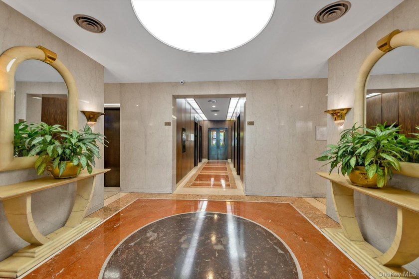 Welcome to this bright and spacious 2-bedroom, 2-bath residence - photo 3