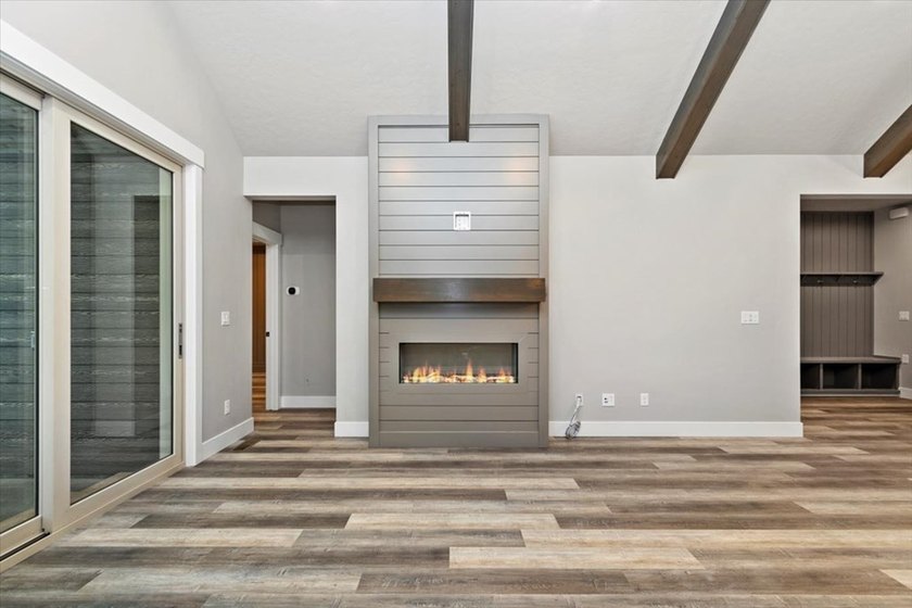 SUMMER IS COMING and this new home is MOVE-IN READY !! Deeded - photo 9