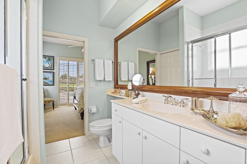 Golf Course Stunner! EXCEPTIONALLY Cared for 3BR/3BA 3 car - photo 17