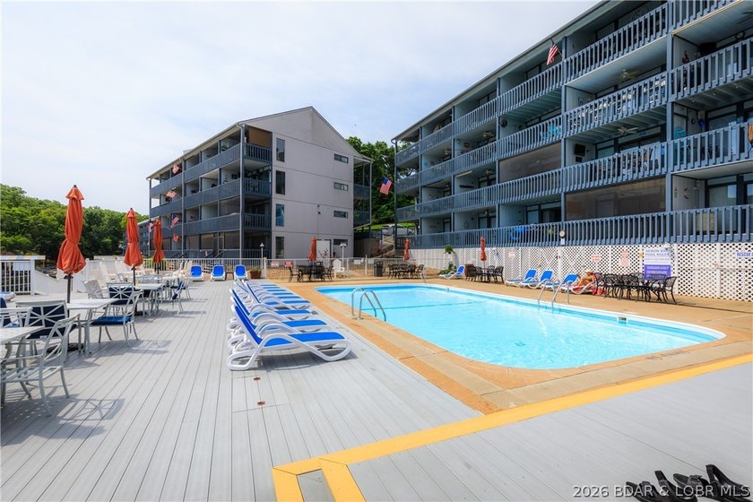 Enjoy effortless lake living in this well-kept, turn-key 1 bed - photo 23
