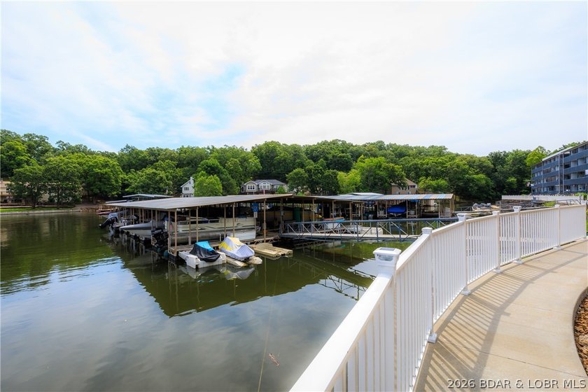 Enjoy effortless lake living in this well-kept, turn-key 1 bed - photo 26
