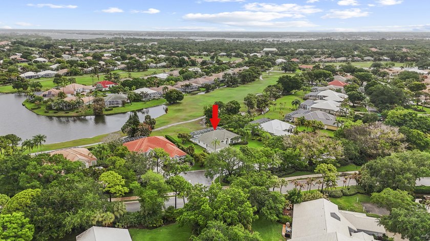 Golf Course Stunner! EXCEPTIONALLY Cared for 3BR/3BA 3 car - photo 31