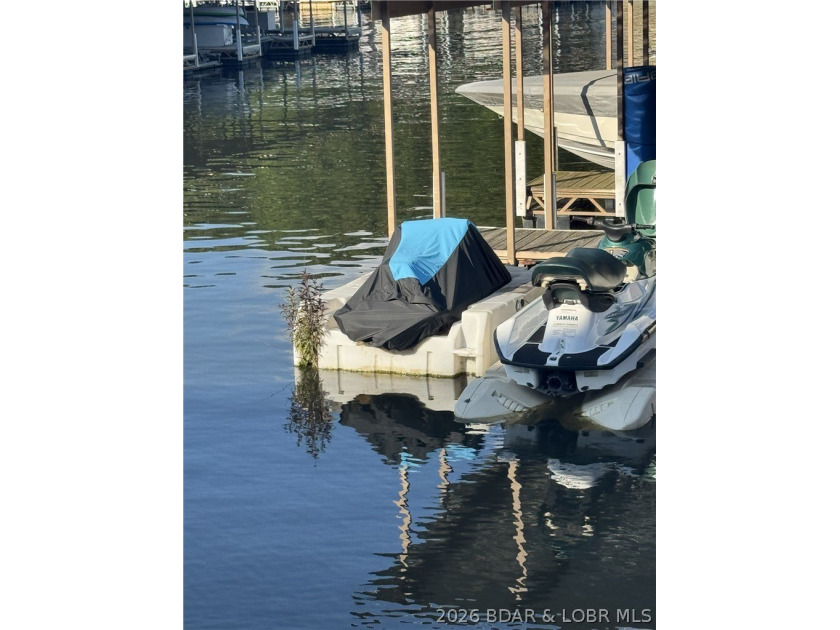 Enjoy effortless lake living in this well-kept, turn-key 1 bed - photo 32